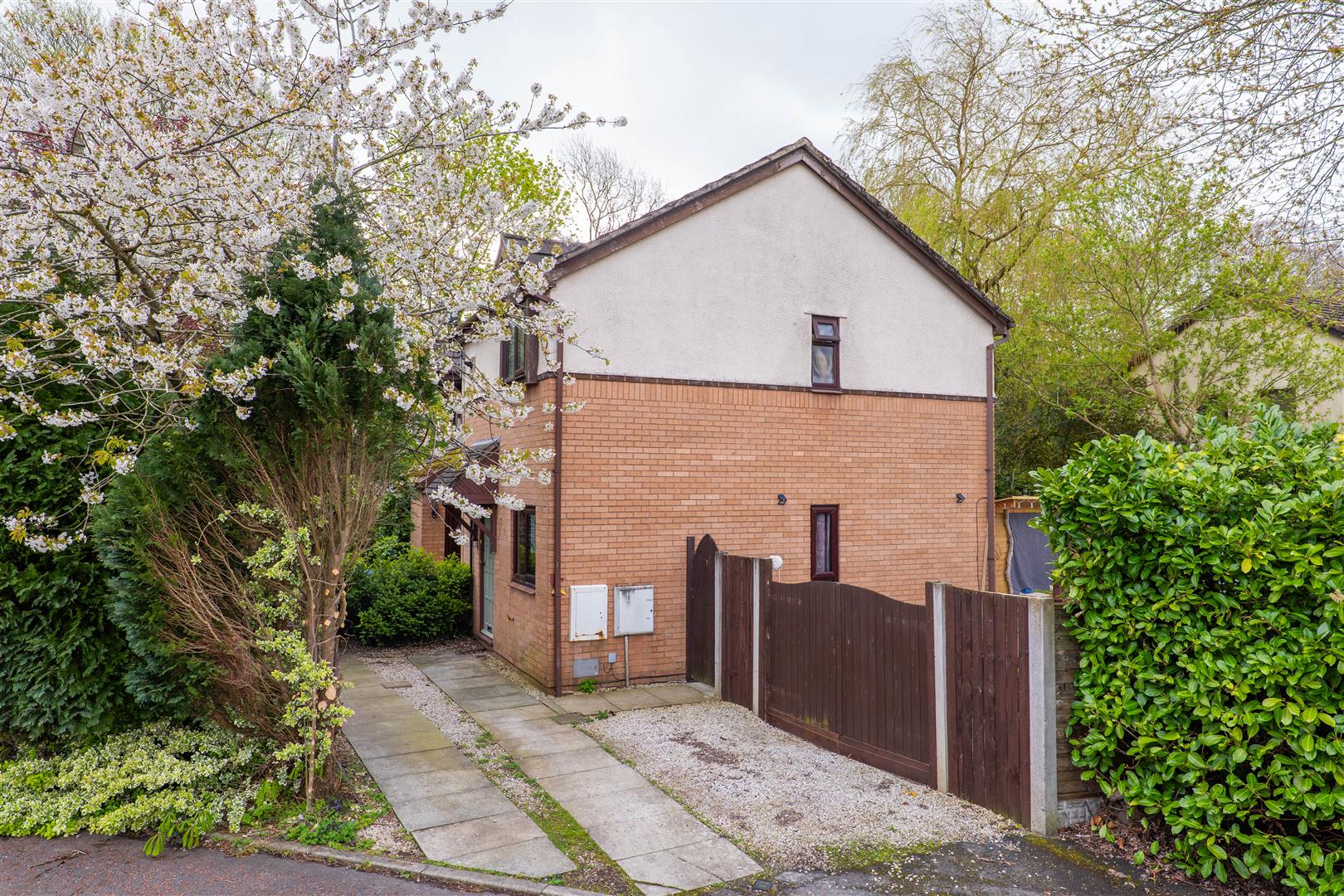 2 bed property in The Elms, Chorley